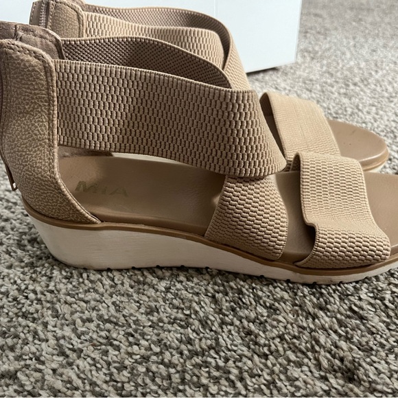 Women’s sandals - Picture 1 of 2